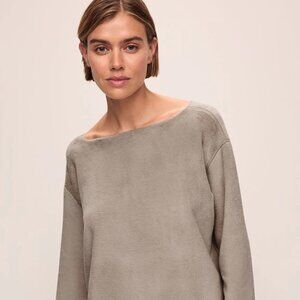 NWT Eberjey Reversible Plush Raw Edge Pullover